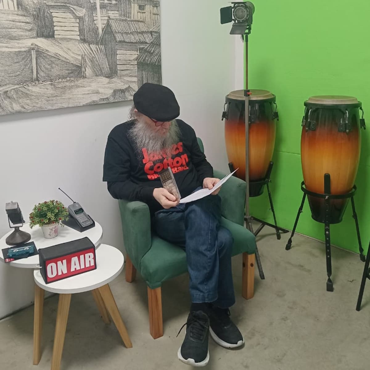 Javier López Trezza leyendo